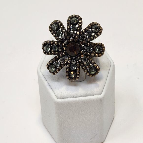 Cookie Lee Flower Rhinestone Brass Tone Stretch Cocktail Ring Statement Jewelry - Picture 2 of 7